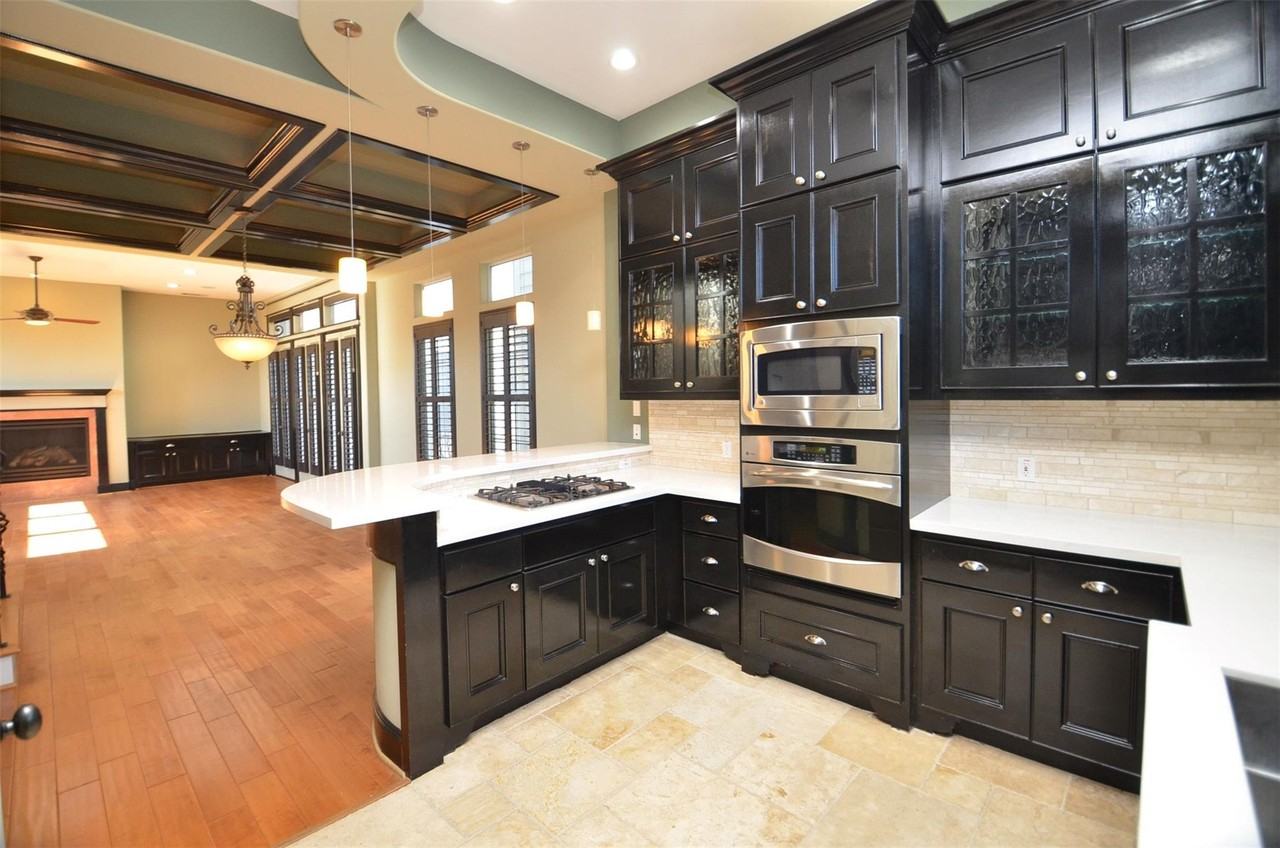 1818 Binz St - Photo 6 of 19