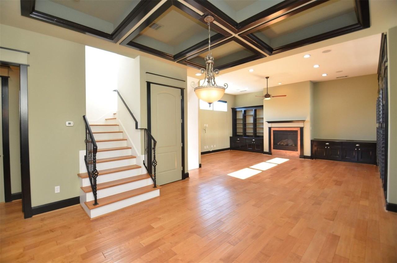 1818 Binz St - Photo 7 of 19