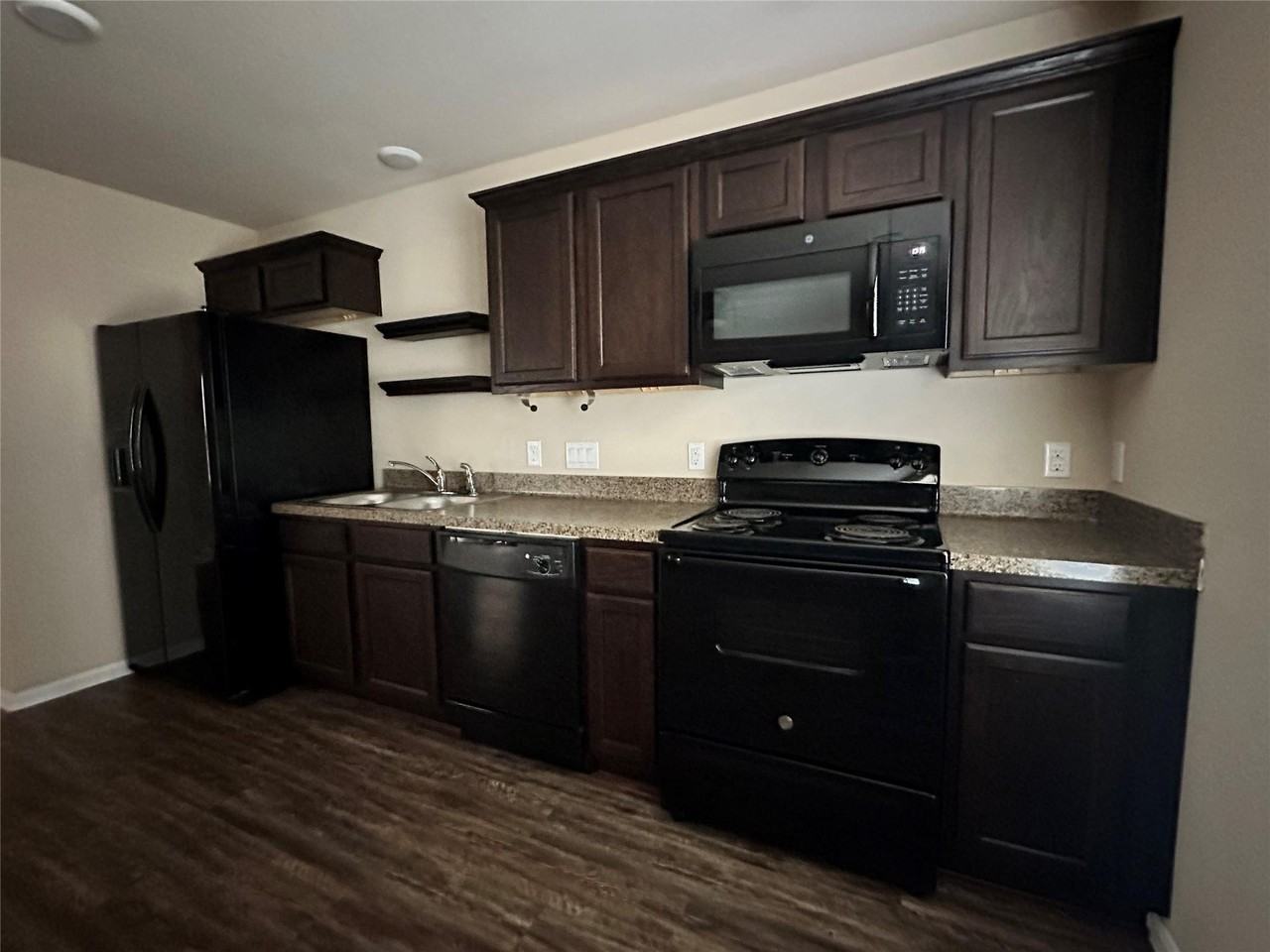 16697 E Hammon - Photo 3 of 21