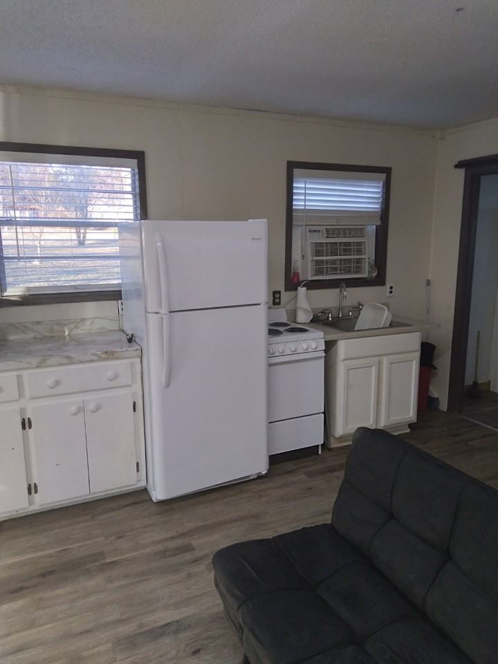 71 Price Blvd - Photo 4 of 8