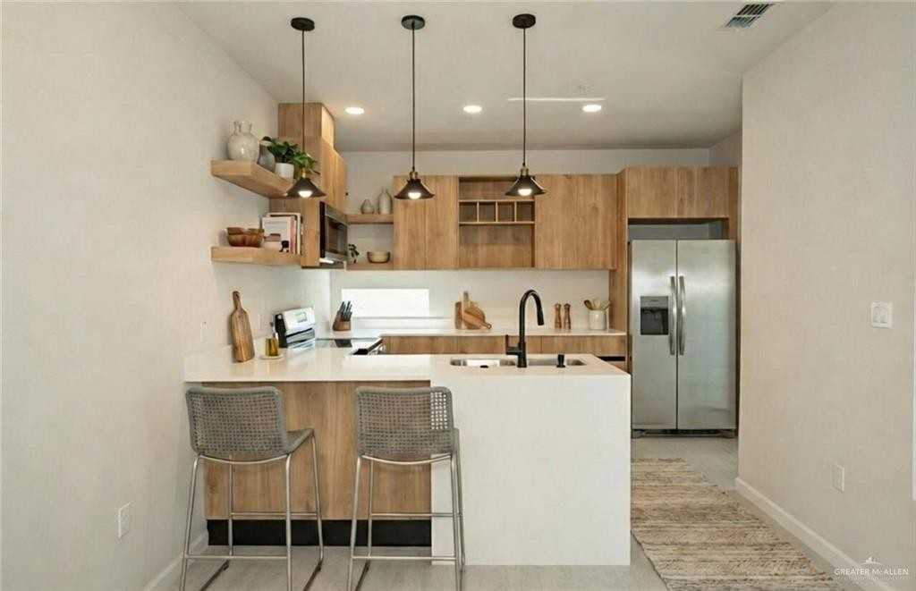 8101 N 23rd St - Photo 3 of 13