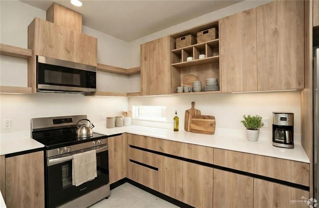 8101 N 23rd St - Photo 4 of 13