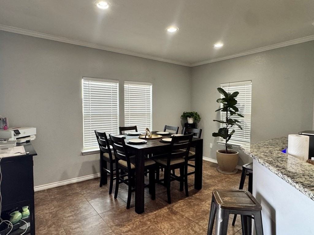 405 Nw 13th St - Photo 3 of 16