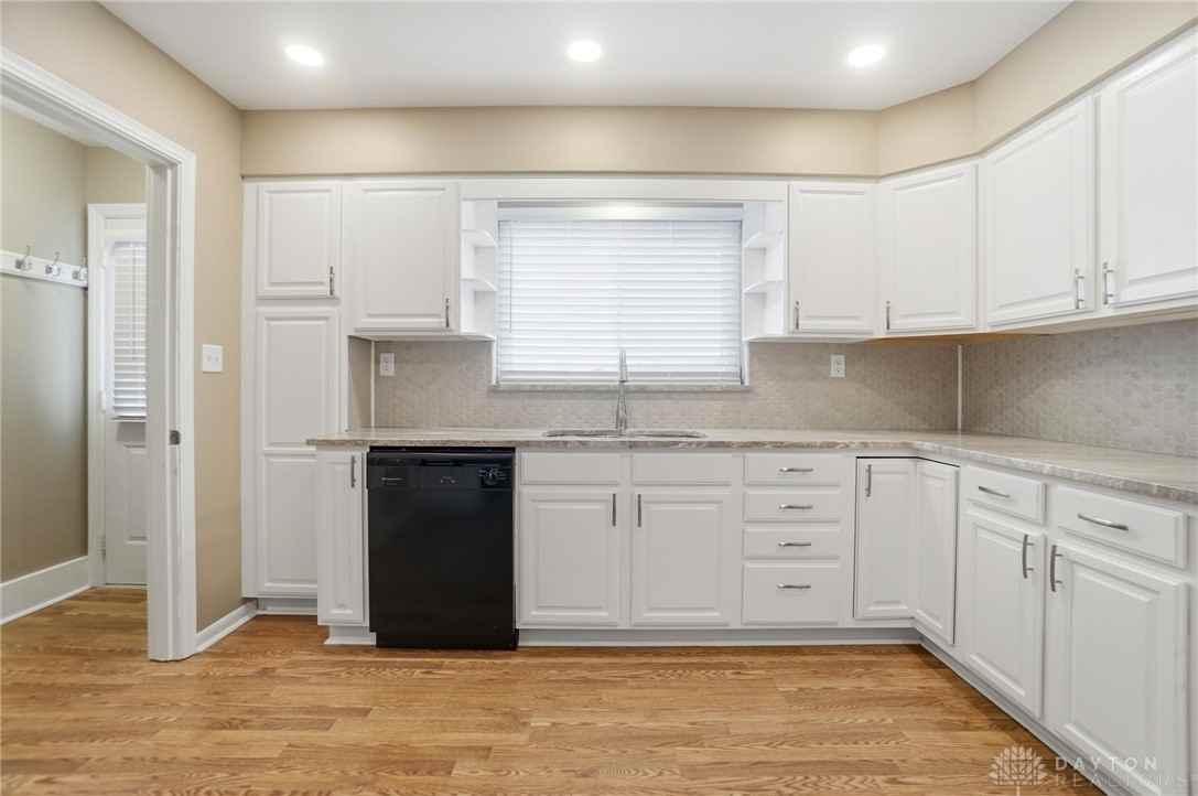 318 E Central Ave - Photo 3 of 31