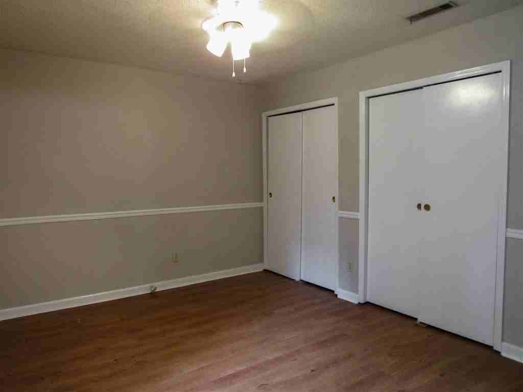 207 Dale Dr - Photo 4 of 12