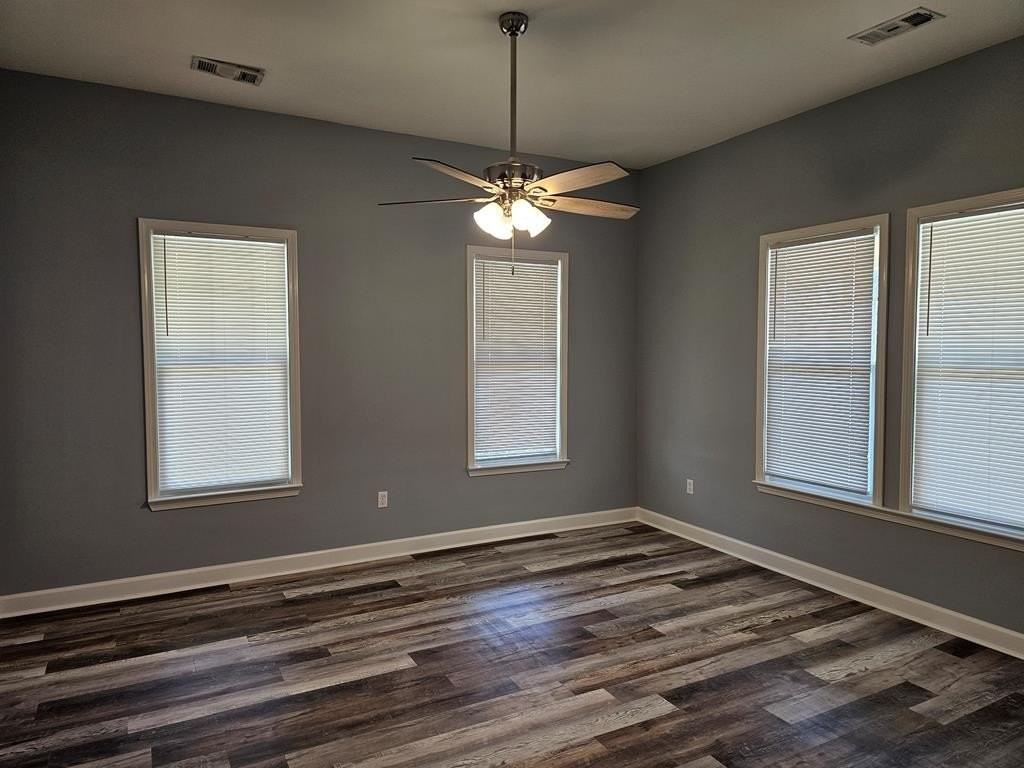 111 W Fairview Ave - Photo 4 of 11