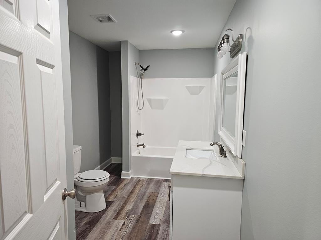 111 W Fairview Ave - Photo 5 of 11