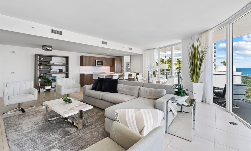 401 N Birch Rd #700 - Photo 3 of 33