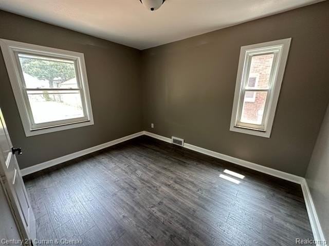 1800 N York St - Photo 5 of 8