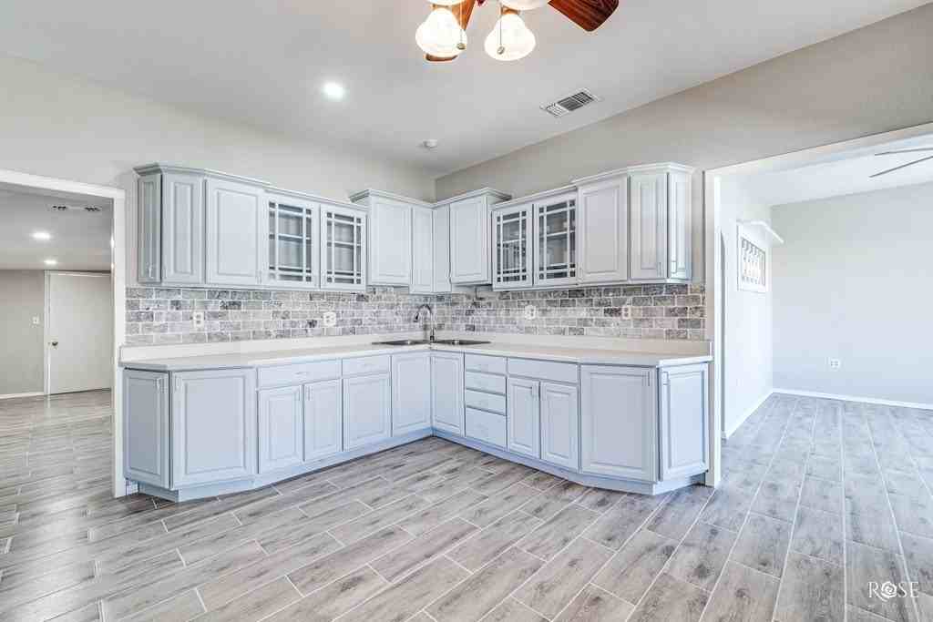 33 E 18th St - Photo 6 of 22