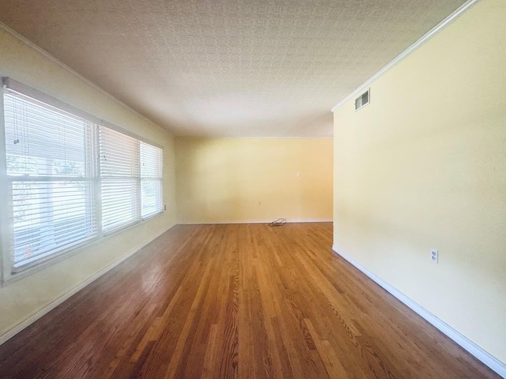 2640 Colorado Ave - Photo 7 of 14