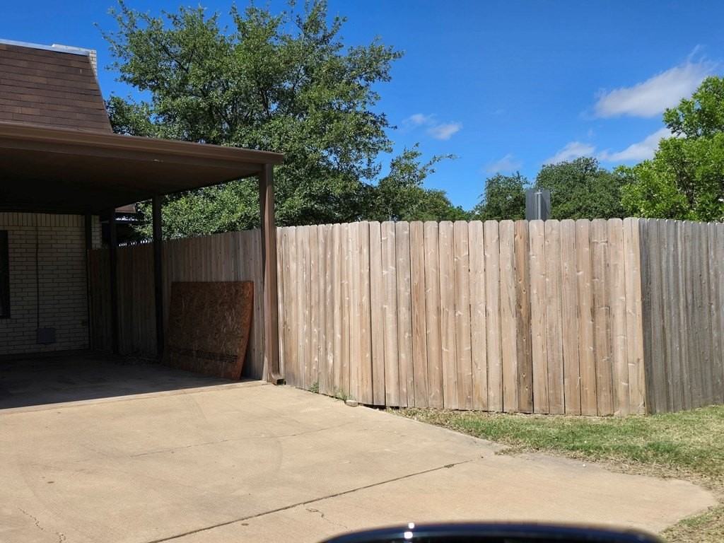 2616 Lindenwood Dr - Photo 3 of 4