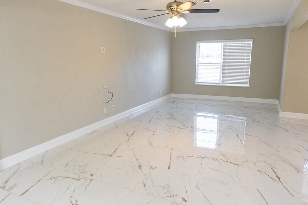 2779 Notre Dame Ave - Photo 6 of 21