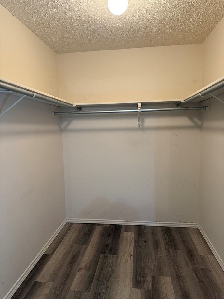 1211 Elmo Ln - Photo 6 of 11