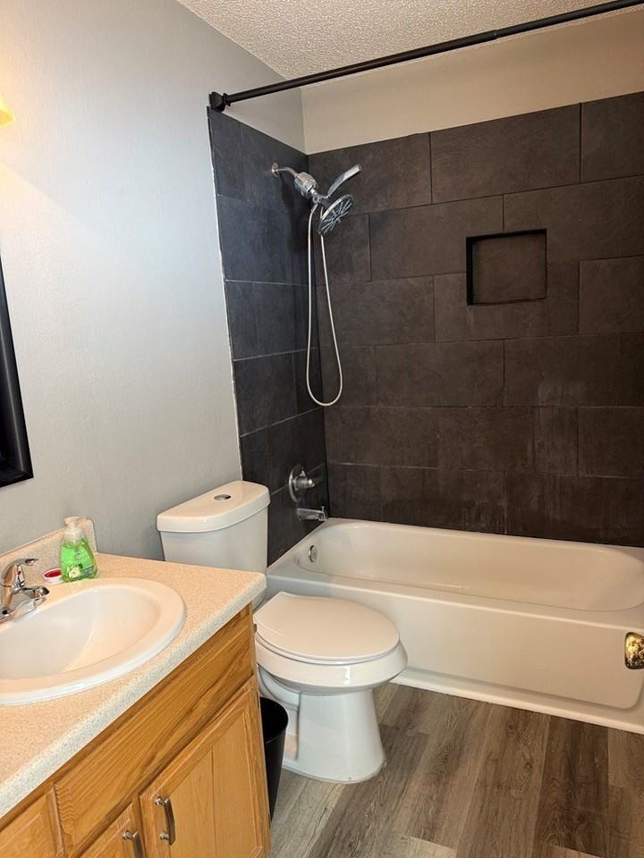 1211 Elmo Ln - Photo 7 of 11