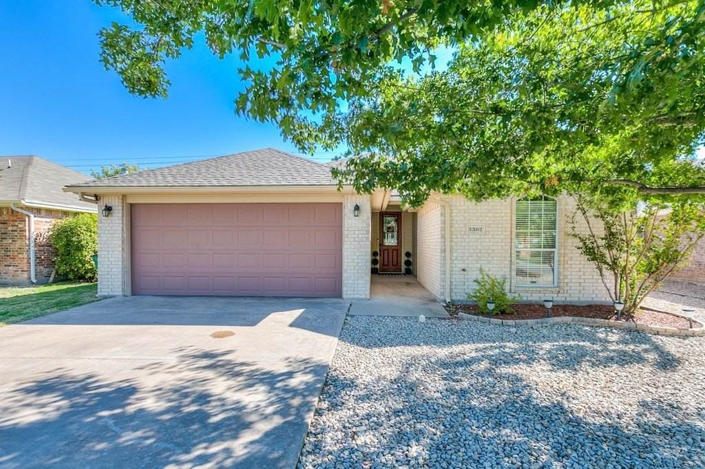 3302 Edgewood Dr - Photo 2 of 30