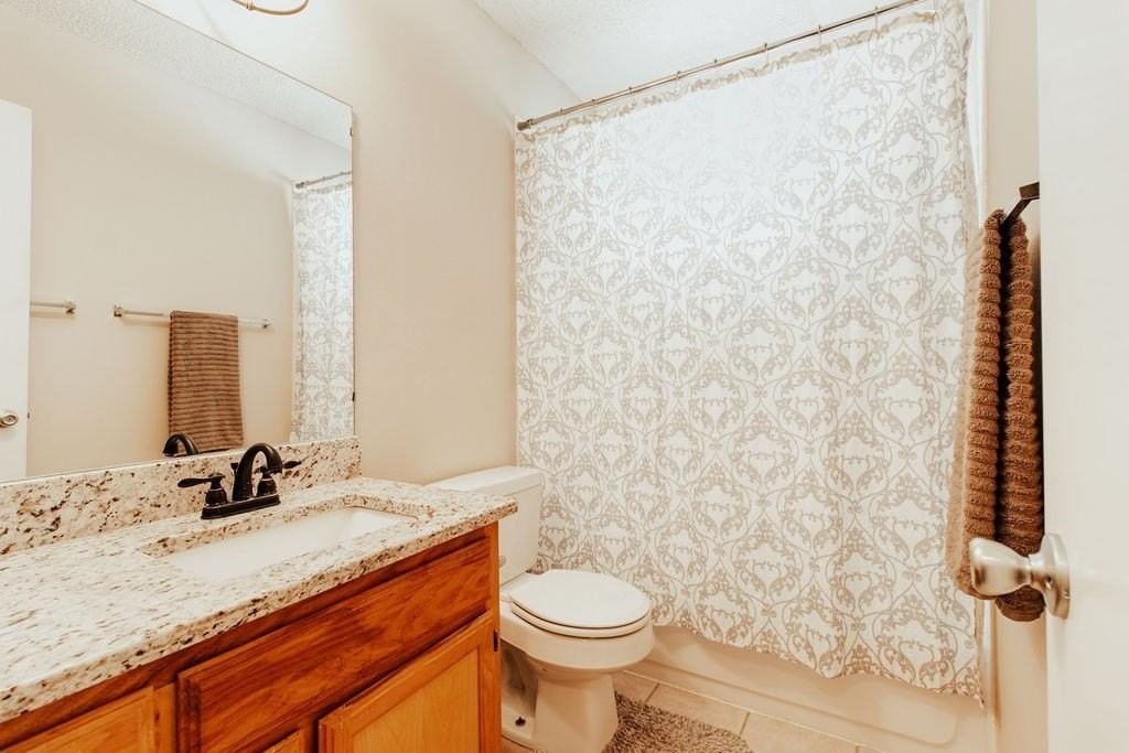 1227 Henry Ln - Photo 3 of 19