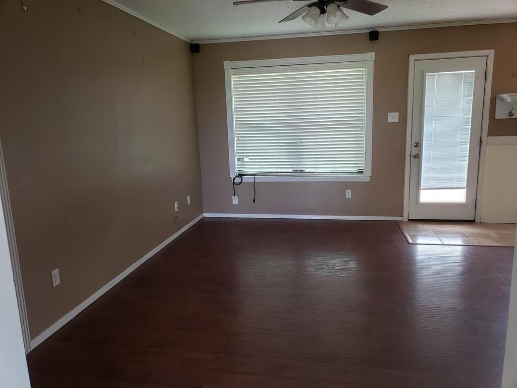 9549 Fuchs Rd - Photo 5 of 8