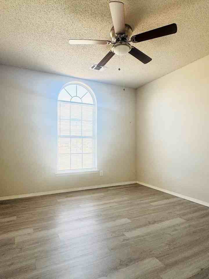 1230 James Ln - Photo 6 of 17