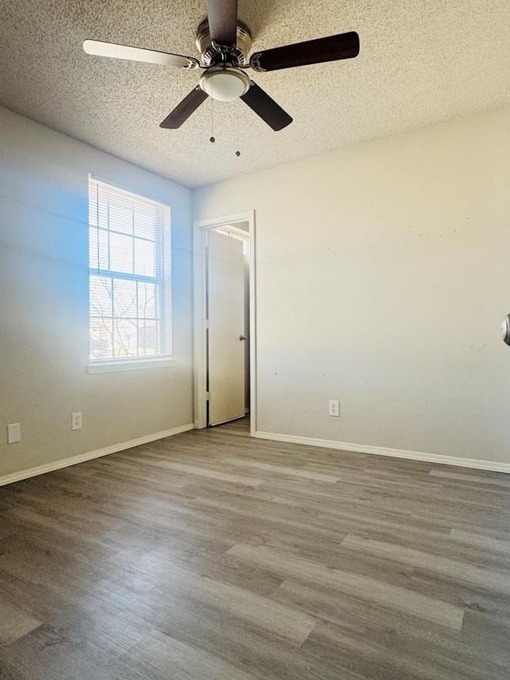 1230 James Ln - Photo 7 of 17