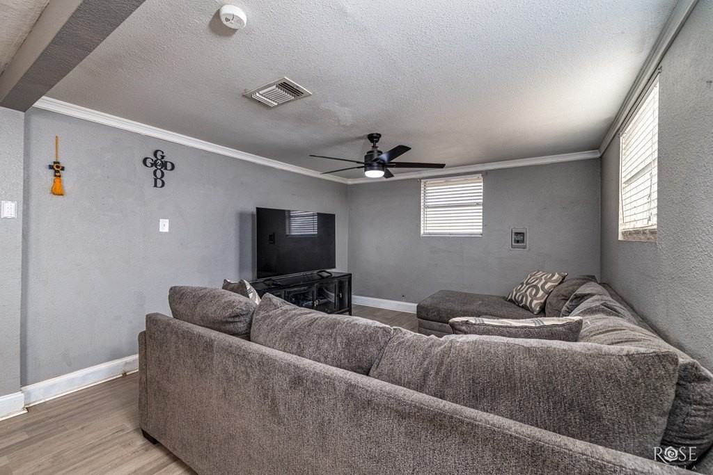 226 W Avenue M - Photo 2 of 22