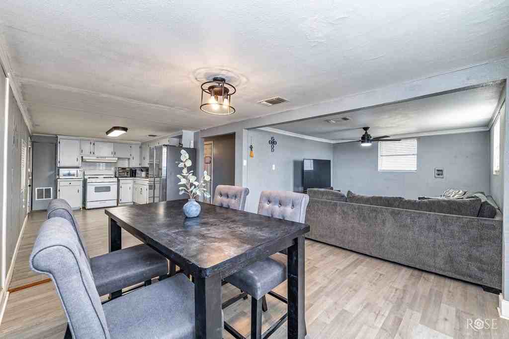 226 W Avenue M - Photo 4 of 22