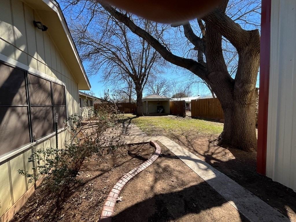 3301 Trinity Ave - Photo 2 of 4