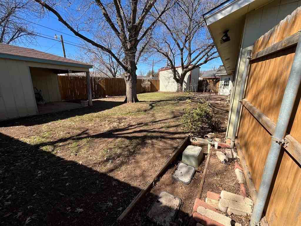 3301 Trinity Ave - Photo 3 of 4