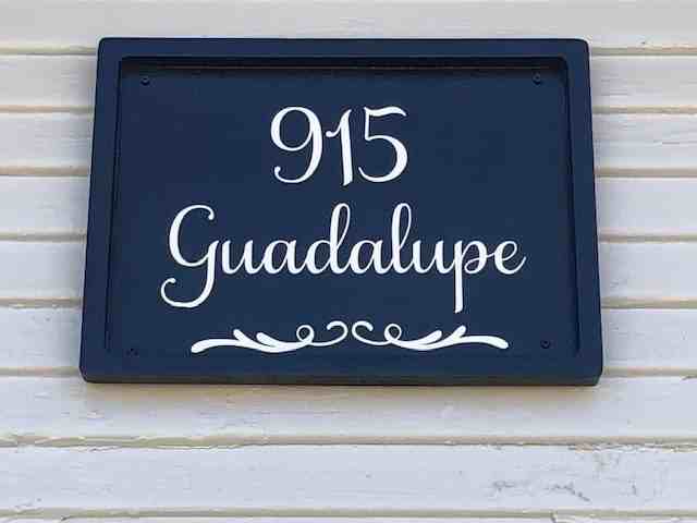 915 Guadalupe St - Photo 2 of 15