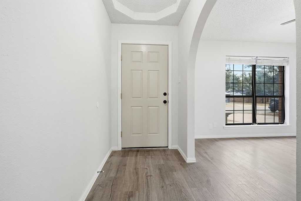 3633 Clare Dr - Photo 4 of 19