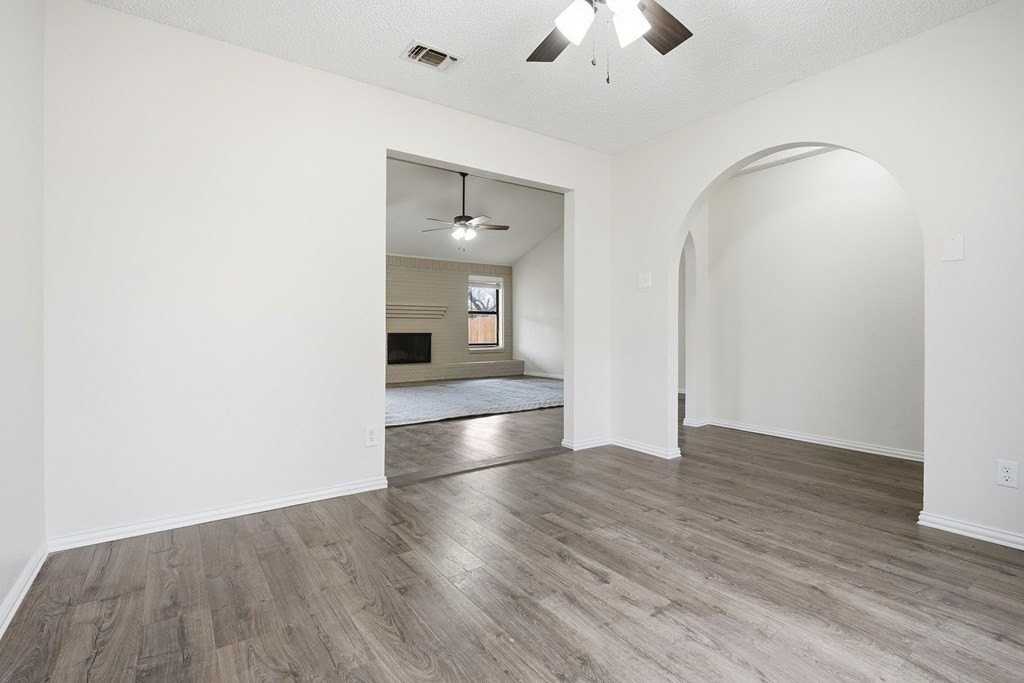 3633 Clare Dr - Photo 6 of 19