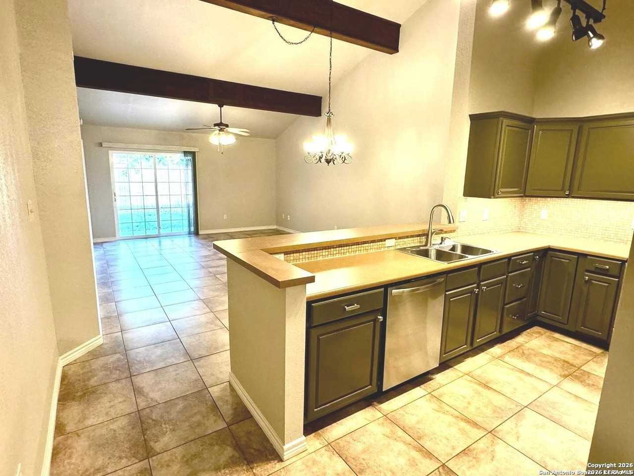 143 Oak Grove Dr - Photo 3 of 18