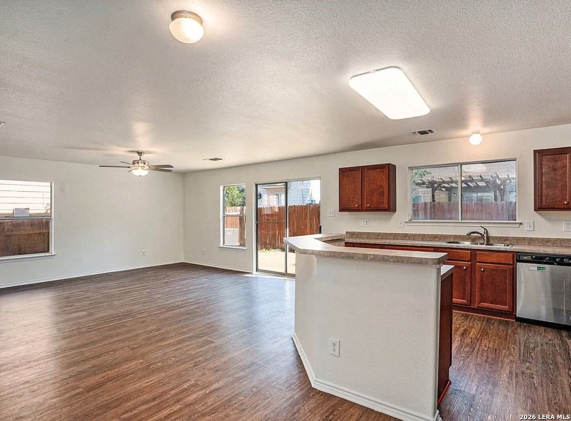 742 Pinafore St - Photo 7 of 18