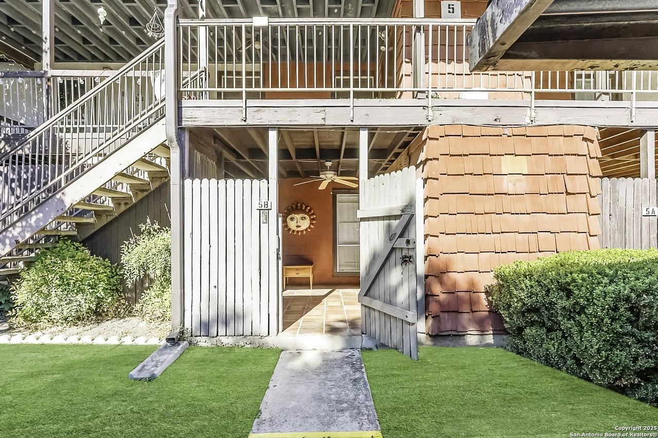 3803 Barrington St Apt 5b #5B - Photo 2 of 24