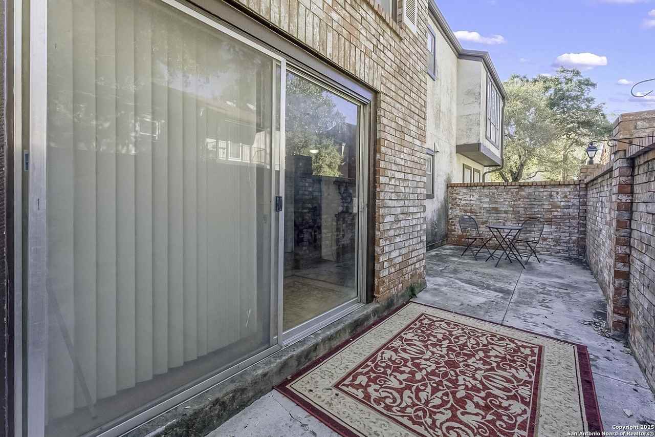 3803 Barrington St Apt 5b #5B - Photo 4 of 24