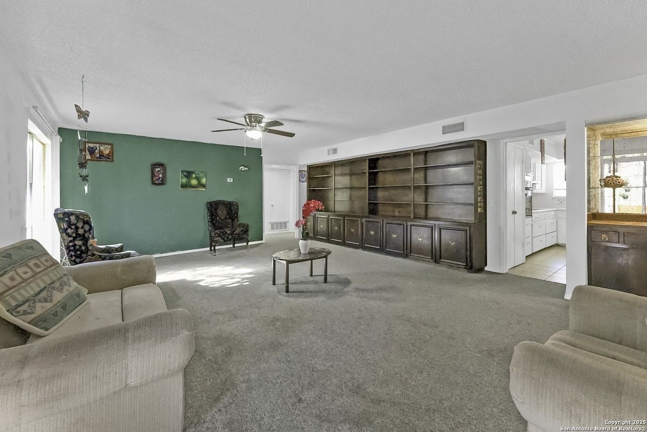 3803 Barrington St Apt 5b #5B - Photo 6 of 24