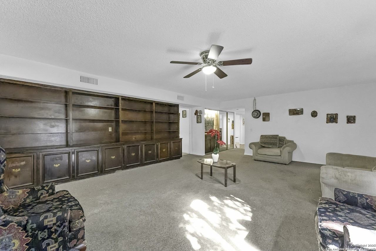 3803 Barrington St Apt 5b #5B - Photo 7 of 24