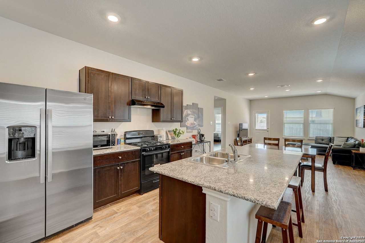 12114 Mulberry Crk - Photo 2 of 23