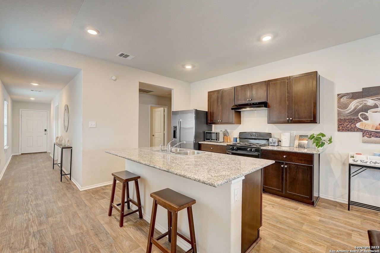 12114 Mulberry Crk - Photo 4 of 23