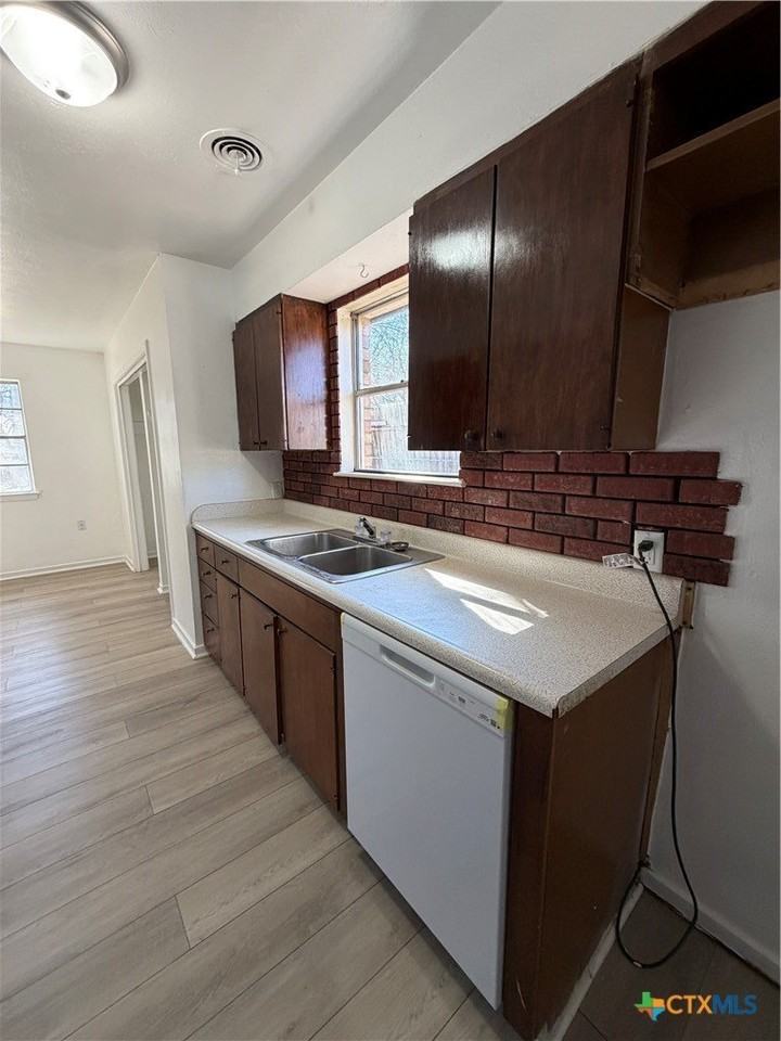 1102 S Ann Blvd - Photo 7 of 16