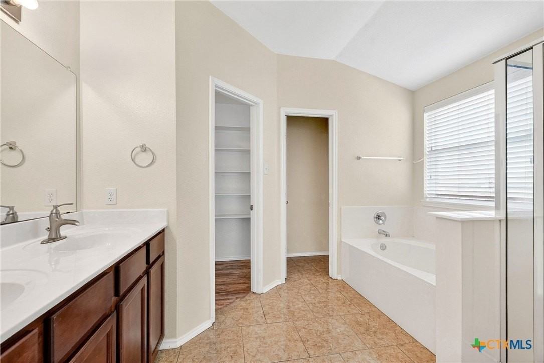 6300 Taree Loop - Photo 7 of 13