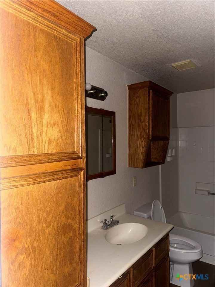 4903 John David Dr Apt A #A - Photo 4 of 18