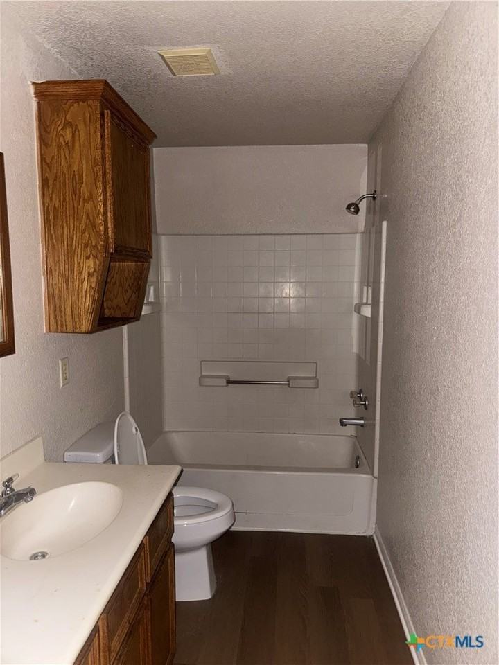 4903 John David Dr Apt A #A - Photo 5 of 18