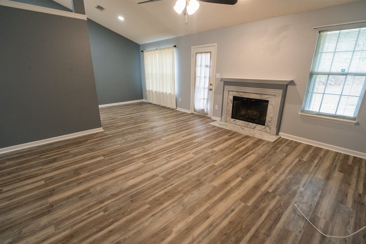 1764 Folkstone Rd - Photo 5 of 41