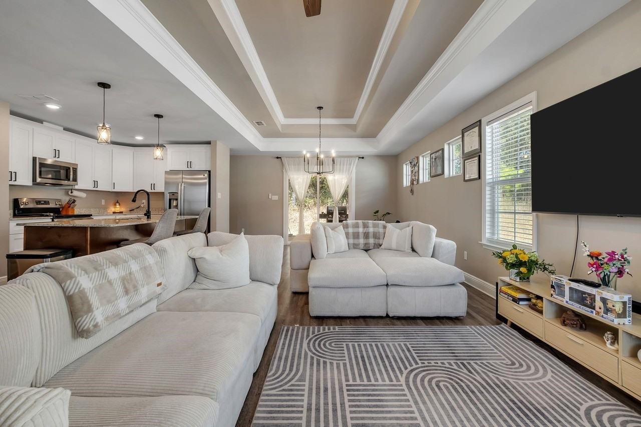 4858 Sampler Dr - Photo 3 of 36