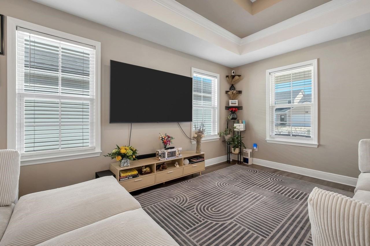 4858 Sampler Dr - Photo 5 of 36