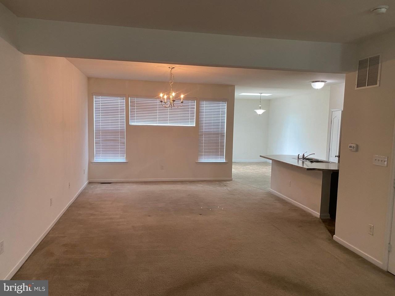 1113 S Olmsted Pkwy - Photo 4 of 6