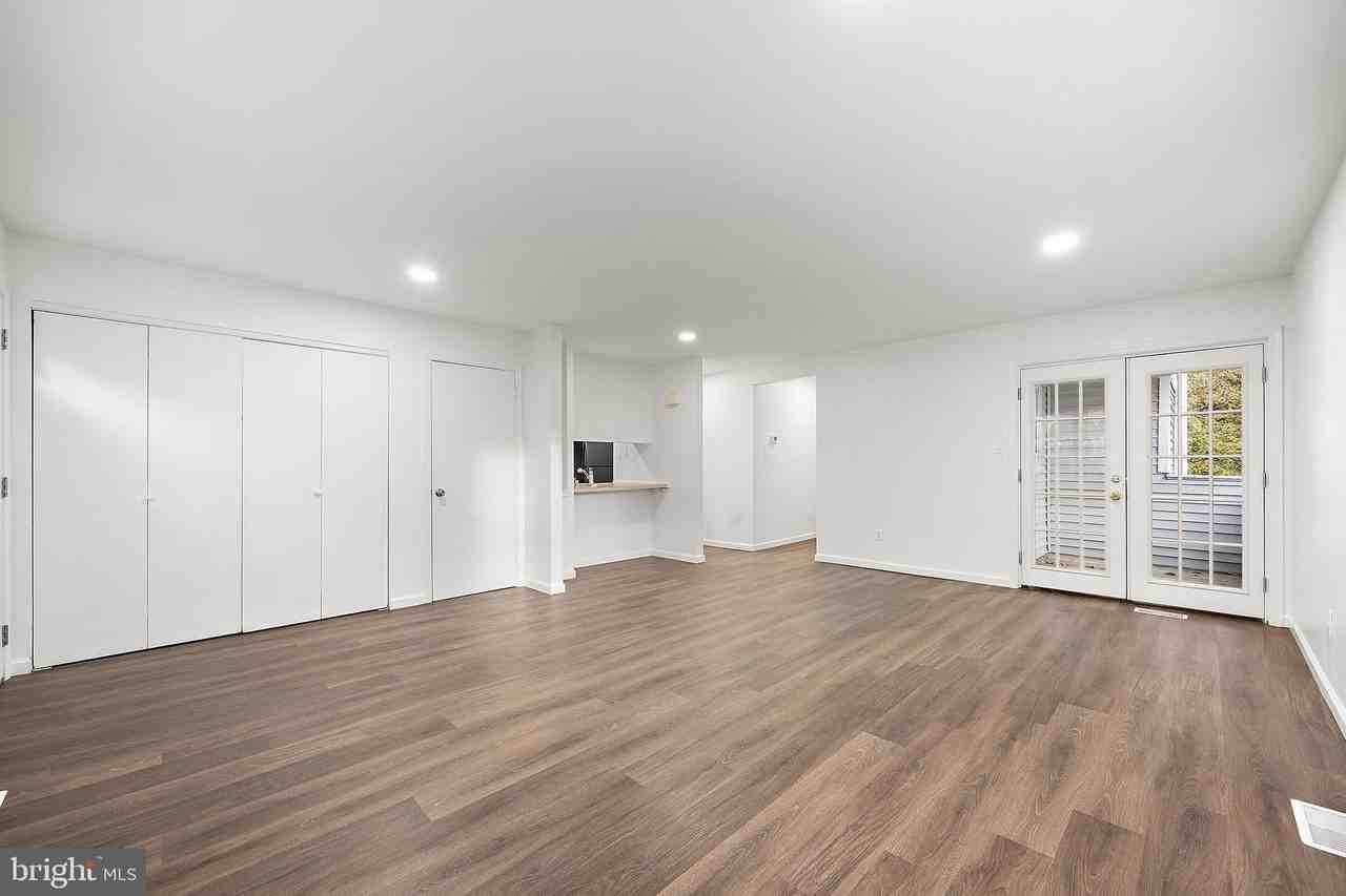 129 Emery Ct Unit B #B - Photo 3 of 28