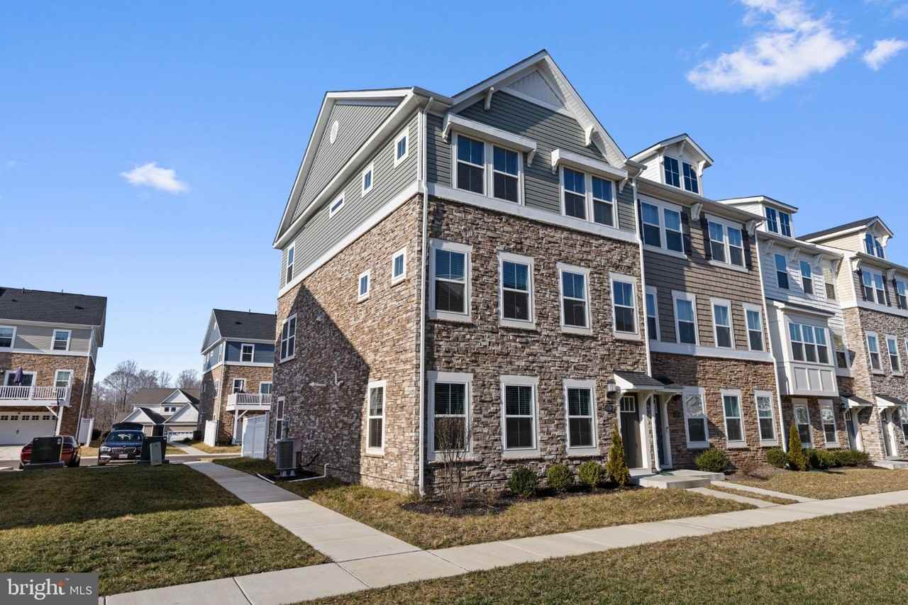 4108 Hatley Pl - Photo 3 of 32