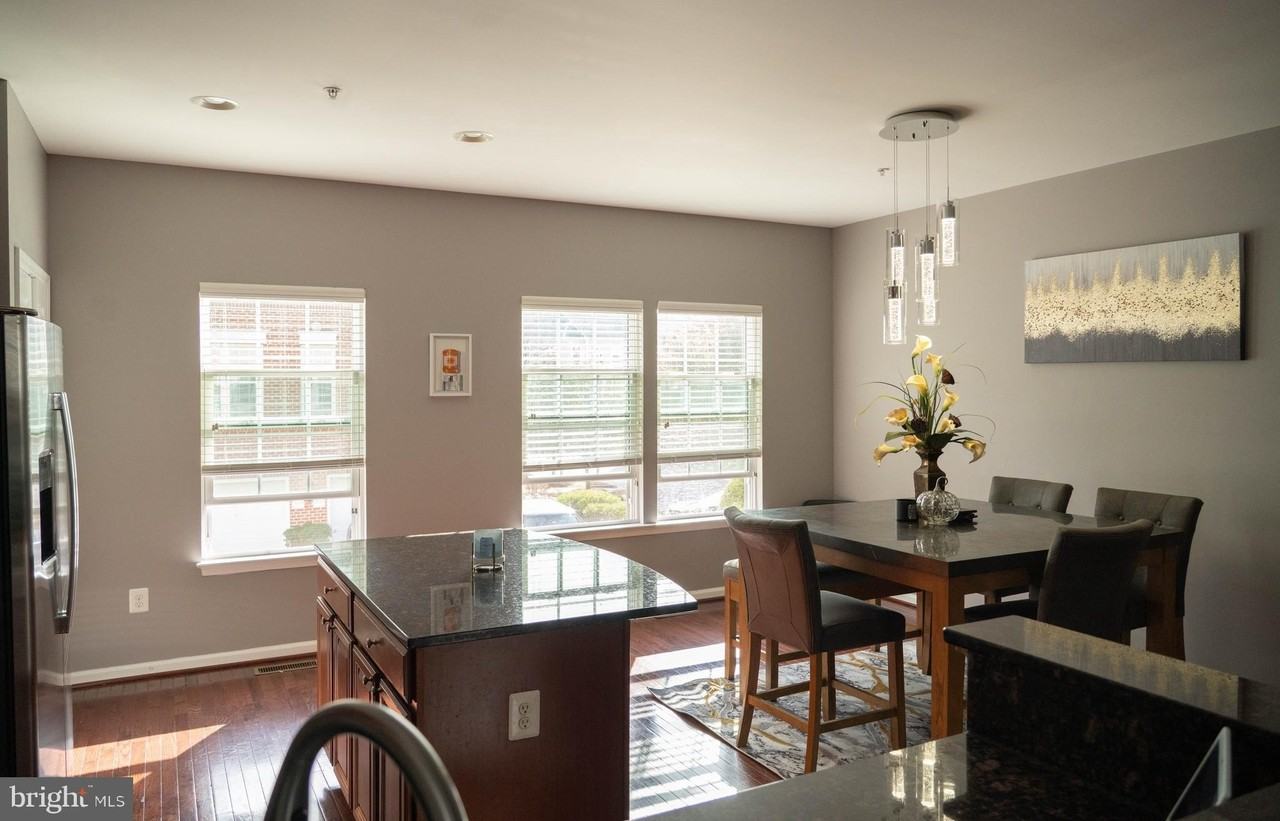 506 Edelen Station Pl - Photo 4 of 17